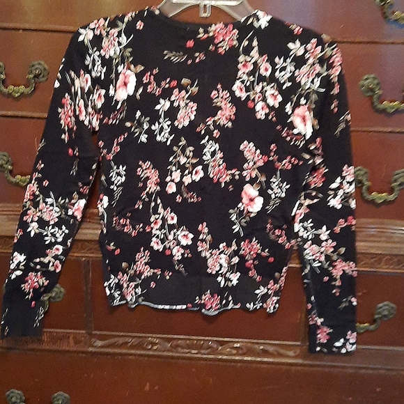 White House Black Market sweater NWT - Picture 5 of 6